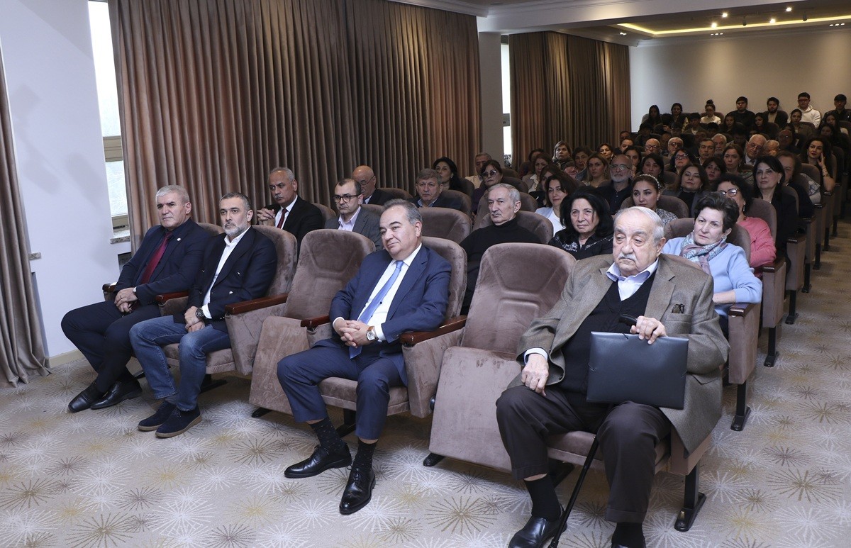AzMİU-da elmi-praktiki konfrans keçirilib - FOTOLAR