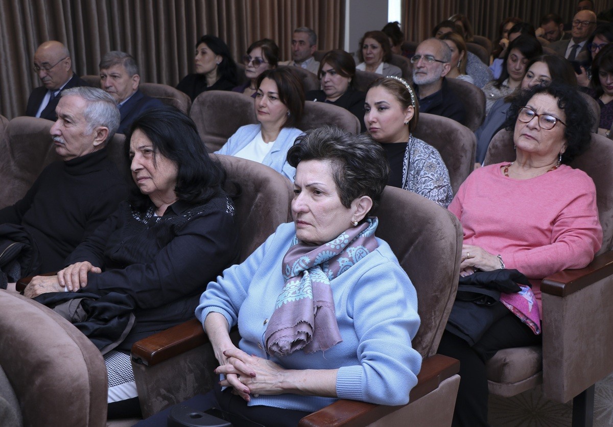 AzMİU-da elmi-praktiki konfrans keçirilib - FOTOLAR