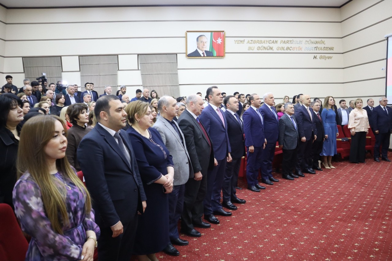 YAP Yasamal rayon təşkilatında “Səhnəarxası görüşlər” kitabının təqdimatı oldu - FOTOLAR