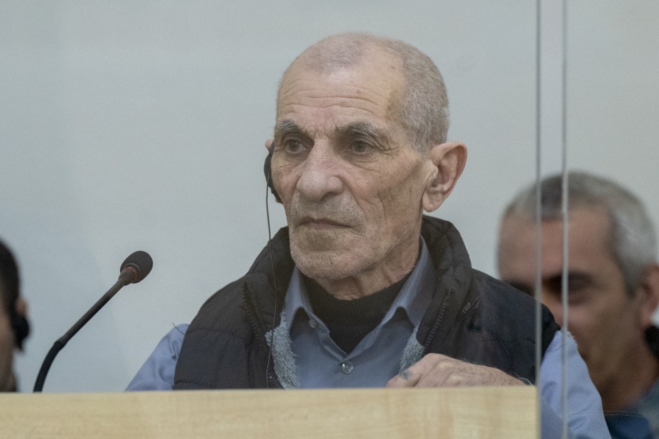 "İnsanların barmaqlarını, meyitlərin qulaqlarını kəsirdilər" - Xocalı qatili olduğunu etiraf etdi