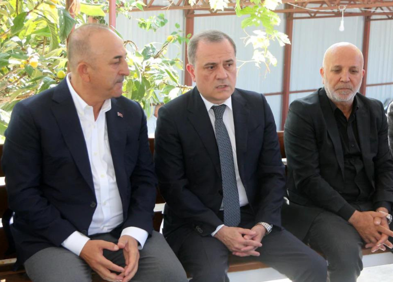 Nazir Çavuşoğlunun atasının dəfn mərasimində - FOTO