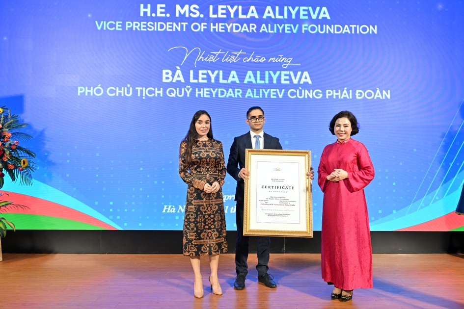 Leyla Əliyeva Vyetnamda - FOTOLAR