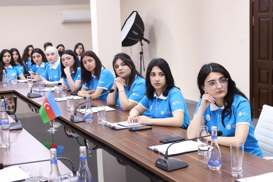 Əhməd İsmayılov MEDİA könüllüləri ilə görüşdü - FOTOLAR