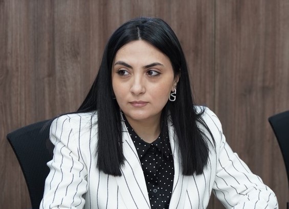 Elxan Usubov bu xanımı özünə müavin təyin etdi - FOTO