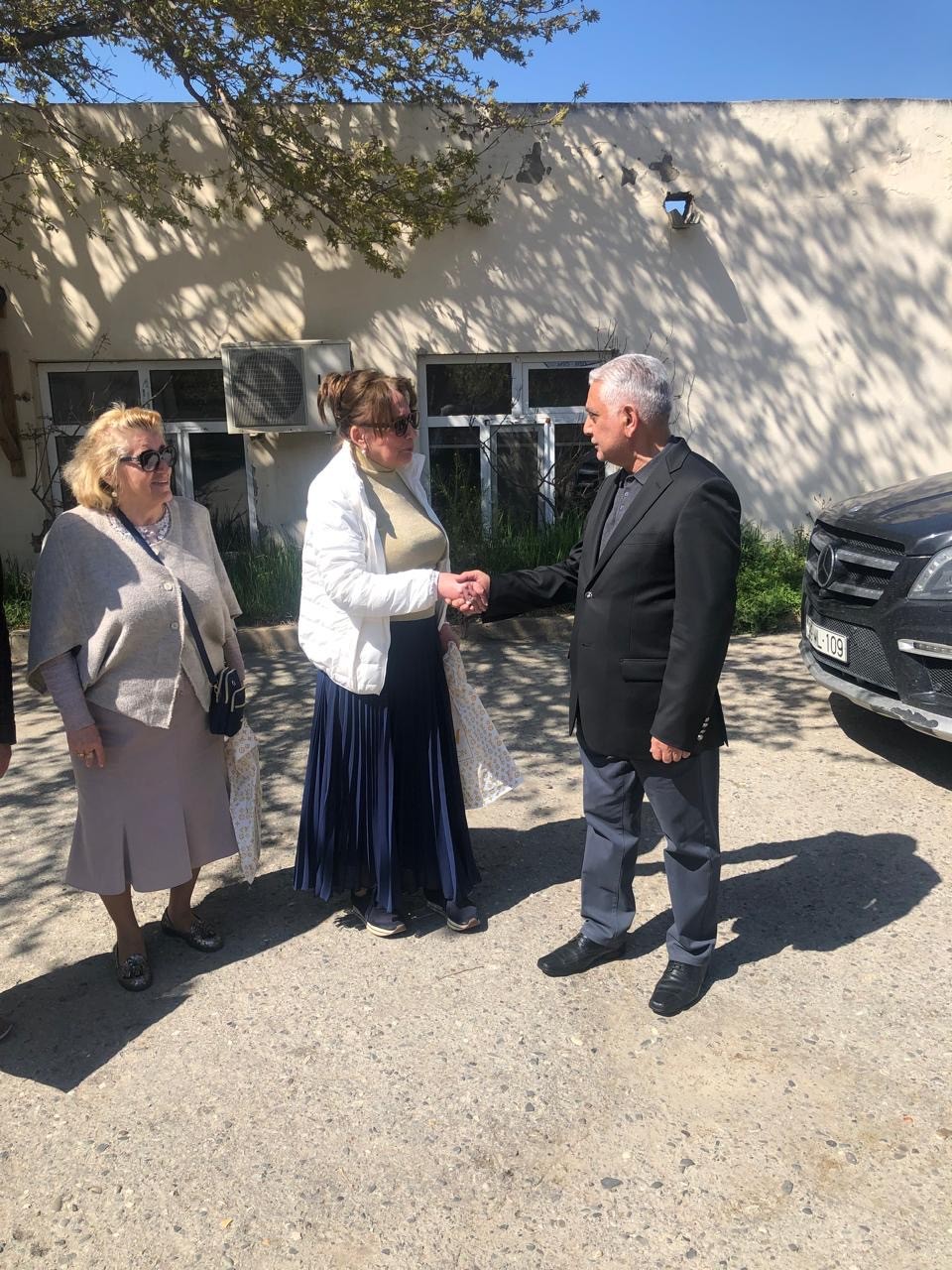 Qaradağda bayram sovqatları paylanılıb - FOTOLAR