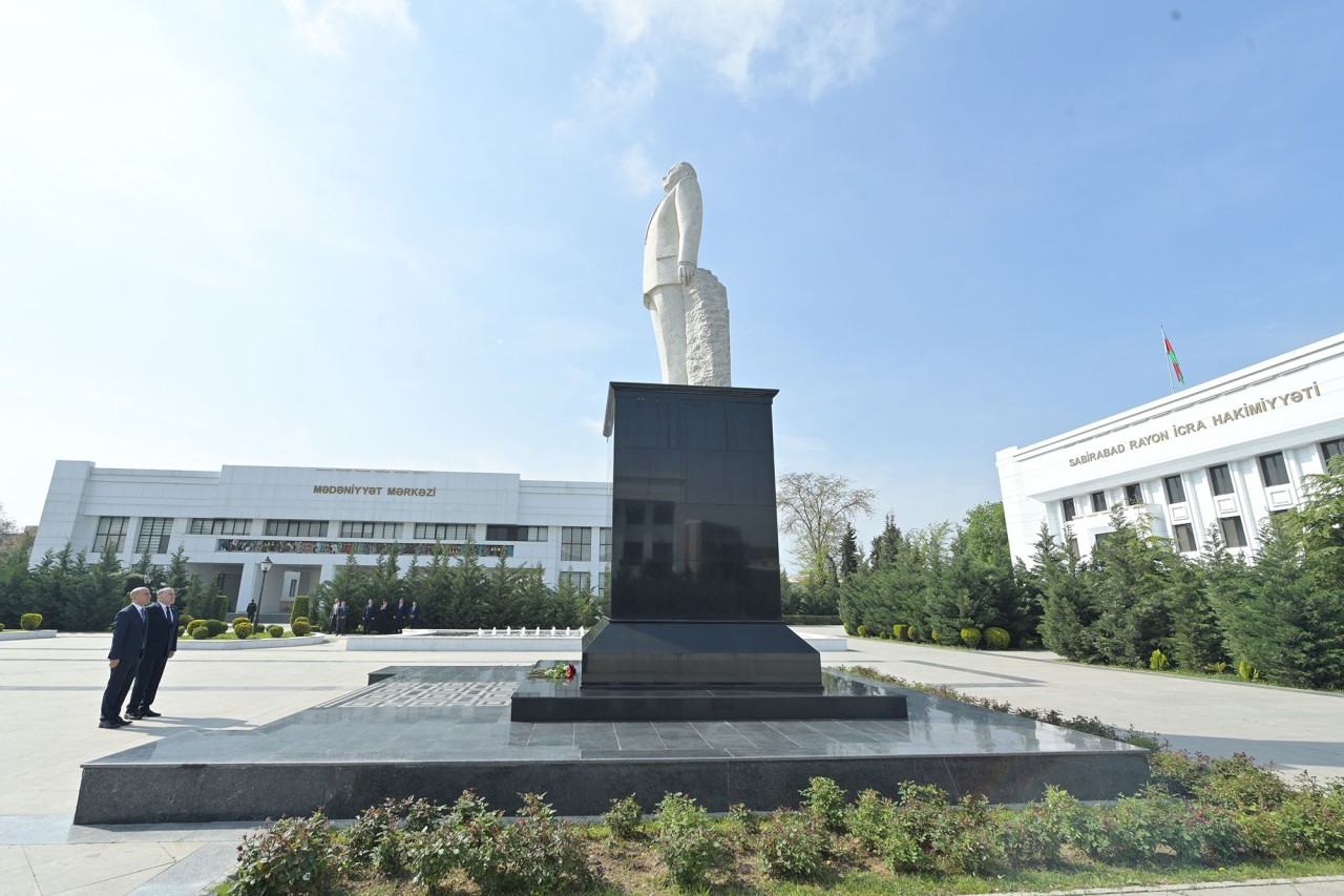 Nazir Emin Əmrullayev Sabirabadda vətəndaşları qəbul etdi - FOTOLAR
