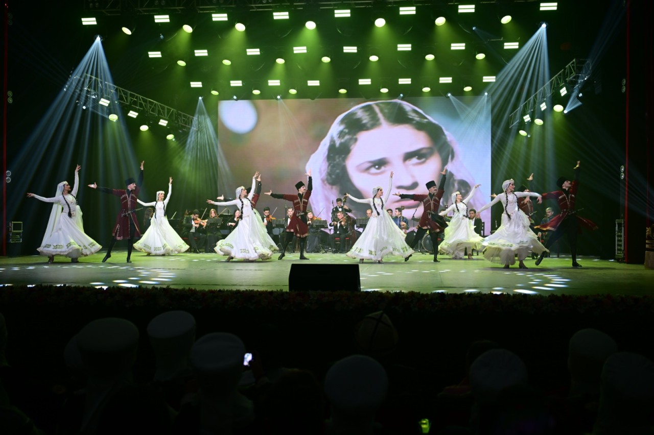 Bişkekdə Azərbaycan mədəniyyətinin təntənəsi - FOTOLAR