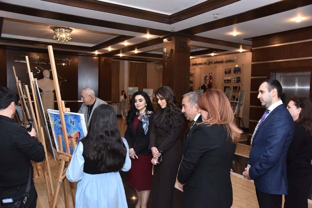 YAP Nəsimi rayon təşkilatı esse müsabiqəsinin qaliblərini mükafatlandırdı - FOTOLAR