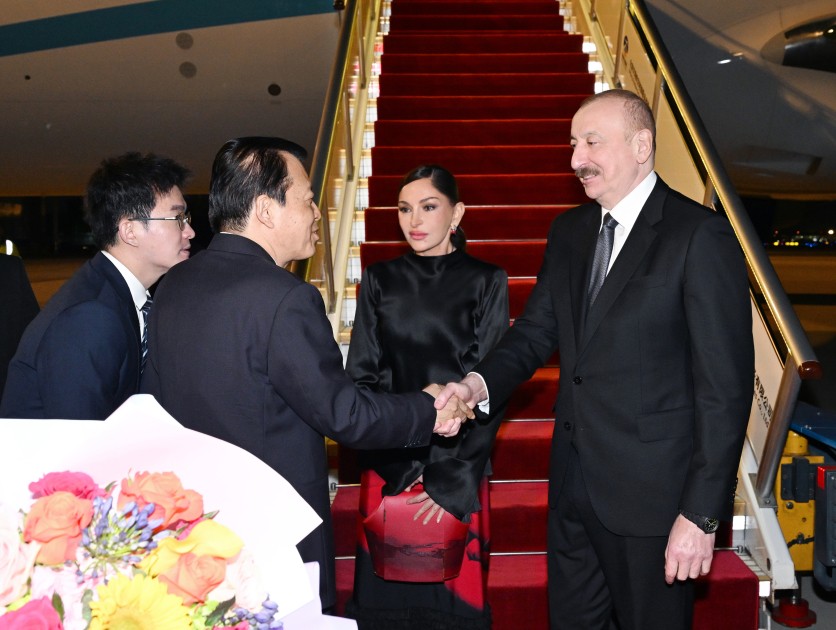 İlham Əliyev xanımı ilə birlikdə Çinə getdi - FOTOLAR