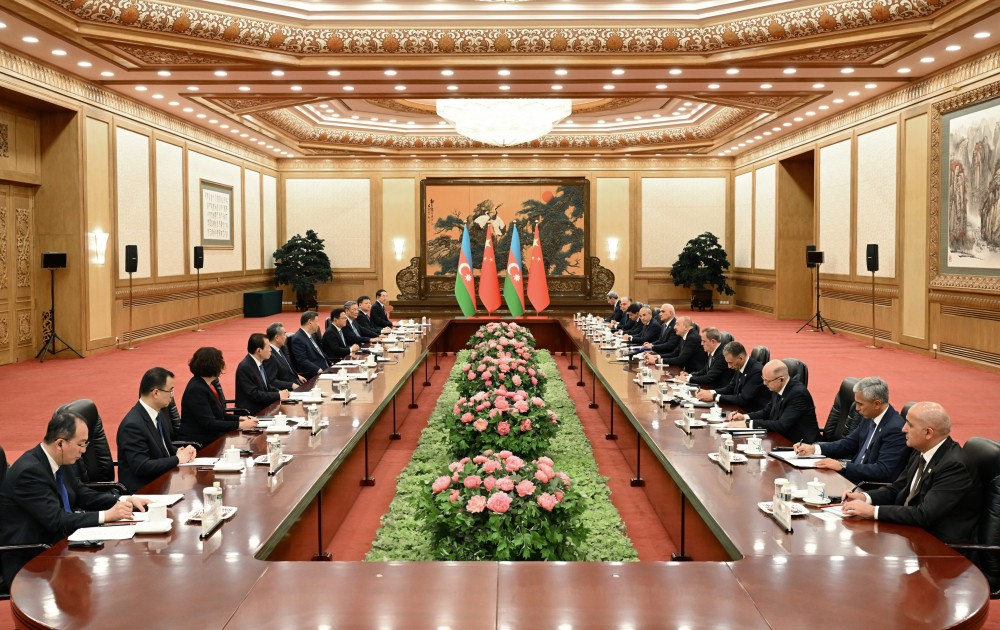 İlham Əliyev Si Cinpinlə görüşdü - VİDEO (YENİLƏNİB)