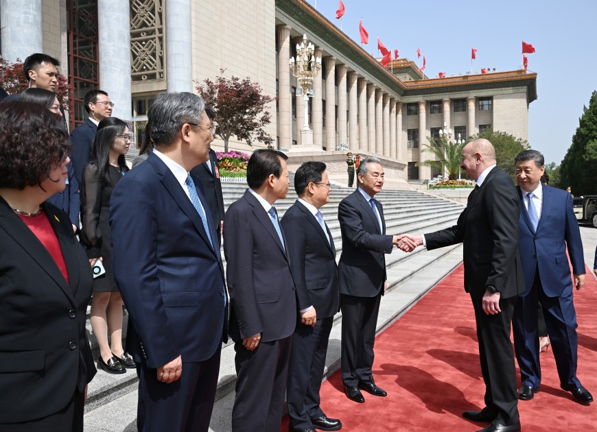 Prezidentin Pekində rəsmi qarşılanma mərasimi oldu - FOTOLAR (YENİLƏNİB)