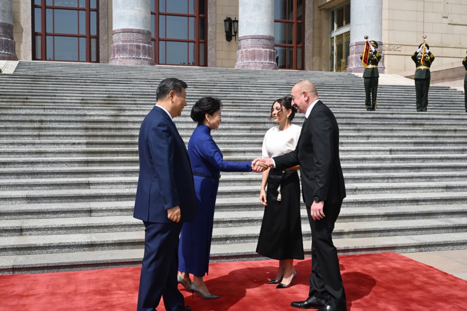 Prezidentin Pekində rəsmi qarşılanma mərasimi oldu - FOTOLAR (YENİLƏNİB)