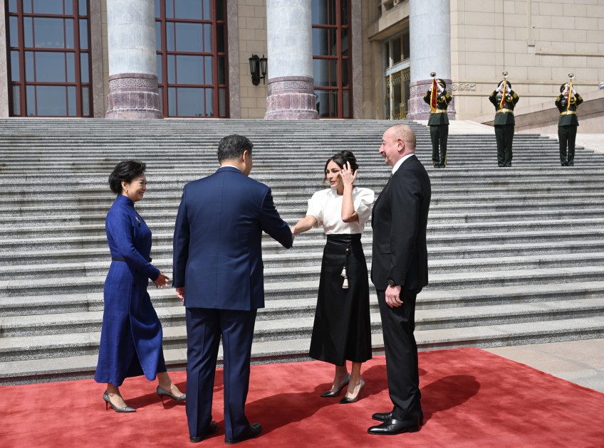 Prezidentin Pekində rəsmi qarşılanma mərasimi oldu - FOTOLAR (YENİLƏNİB)