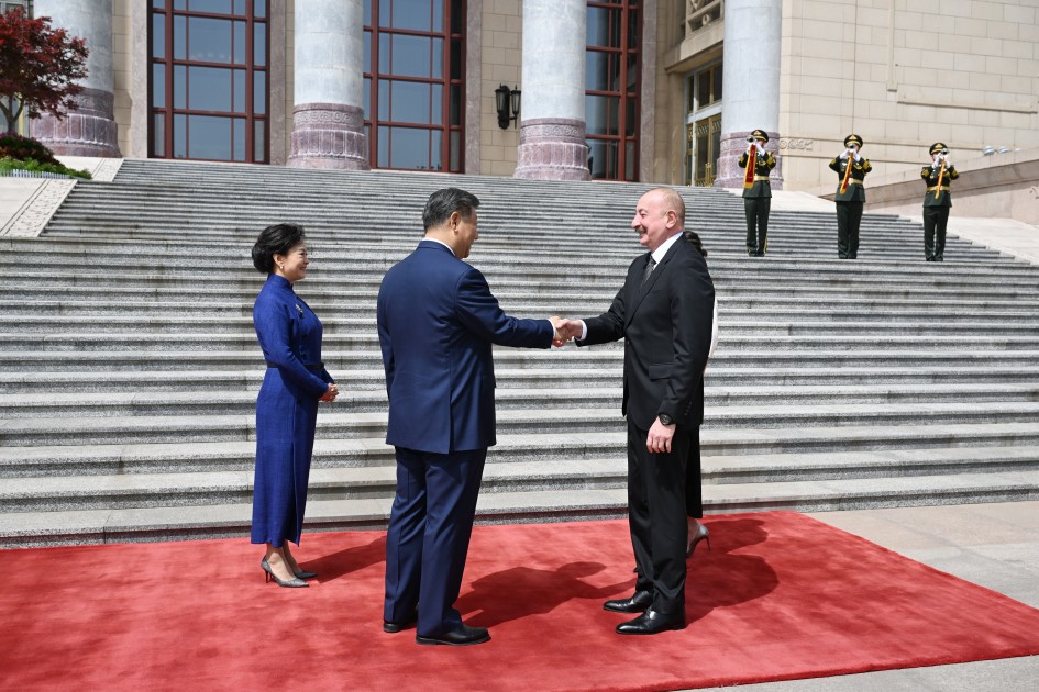 Prezidentin Pekində rəsmi qarşılanma mərasimi oldu - FOTOLAR (YENİLƏNİB)