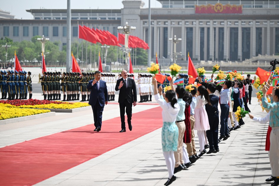 Prezidentin Pekində rəsmi qarşılanma mərasimi oldu - FOTOLAR (YENİLƏNİB)