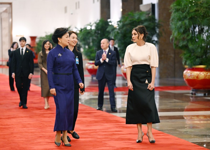 Prezidentin Pekində rəsmi qarşılanma mərasimi oldu - FOTOLAR (YENİLƏNİB)