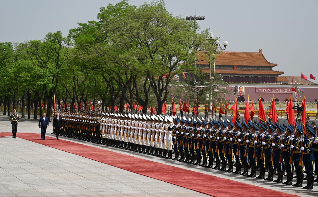 Prezidentin Pekində rəsmi qarşılanma mərasimi oldu - FOTOLAR (YENİLƏNİB)
