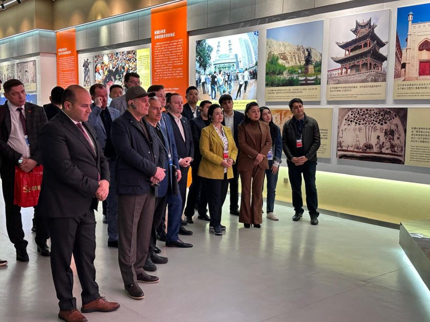 YAP nümayəndə heyəti Çin Xalq Respublikasına səfər edib - FOTOLAR