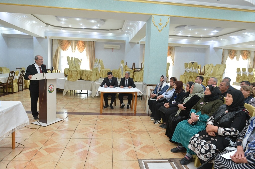 Taleh Qaraşov kənd sakinlərinin problemlərini dinlədi - FOTOLAR
