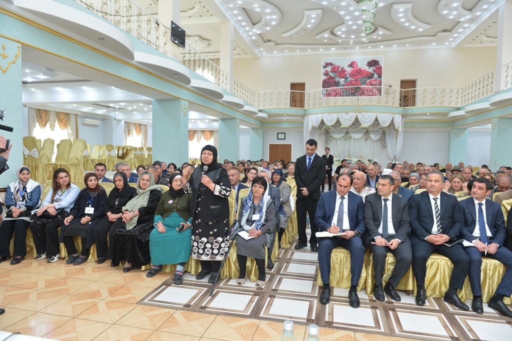Taleh Qaraşov kənd sakinlərinin problemlərini dinlədi - FOTOLAR