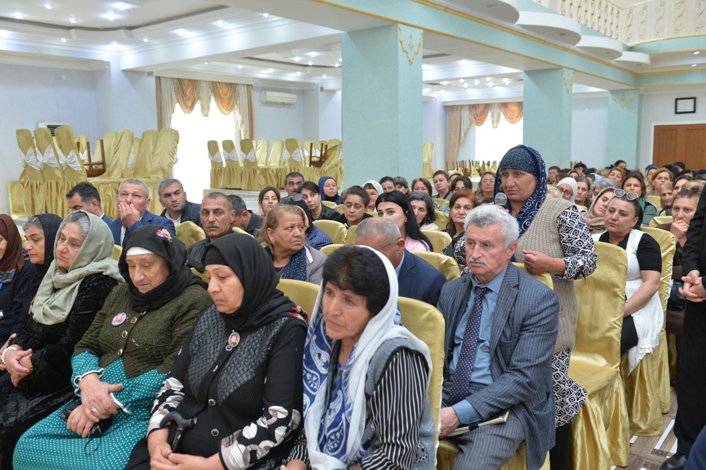 Taleh Qaraşov kənd sakinlərinin problemlərini dinlədi - FOTOLAR