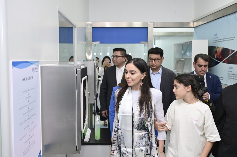 Leyla Əliyeva Çin Milli İnsan Genomu Mərkəzində - FOTOLAR