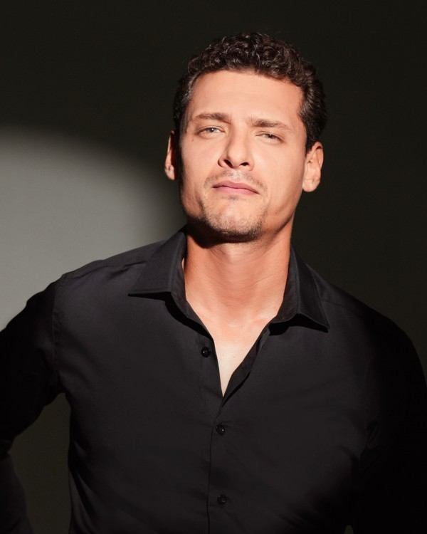 "Hudutsuz sevda"ya vida etdi - FOTO