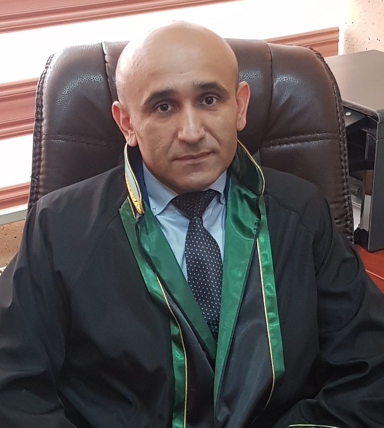 Dünən bulvarda ölən şəxs vəkil imiş - FOTO