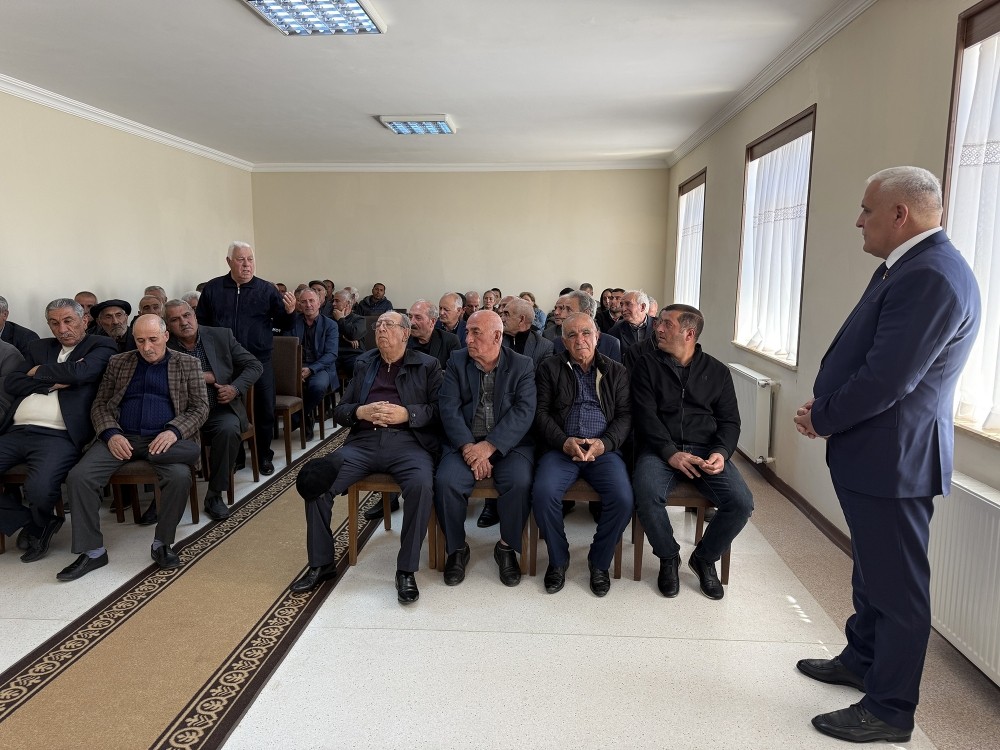 Vüqar Rəhimzadə seçicilərilə növbəti görüşünü keçirib - FOTOLAR
