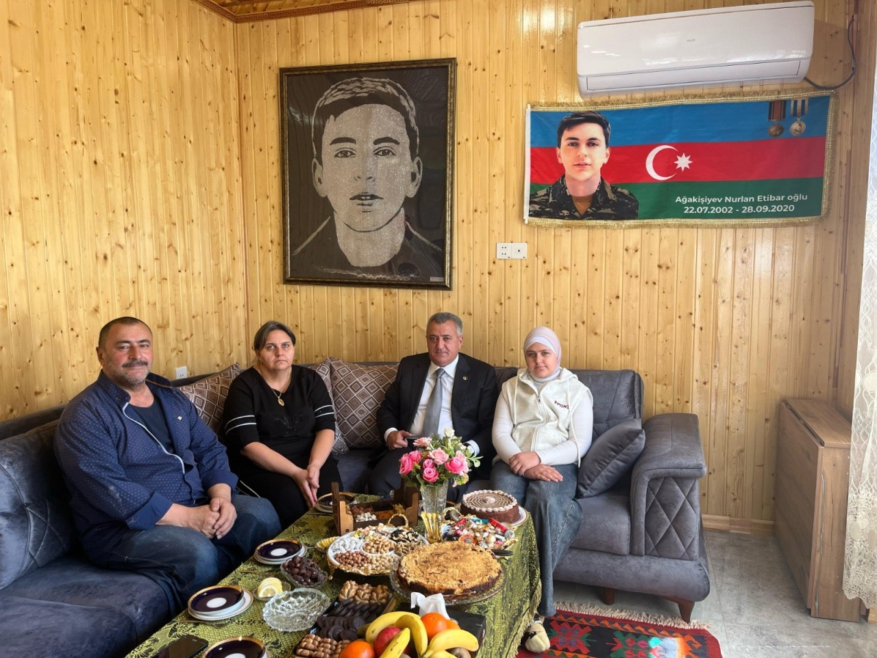 Abşeronda şəhidlərimizin ailələri ziyarət olundu - FOTOLAR