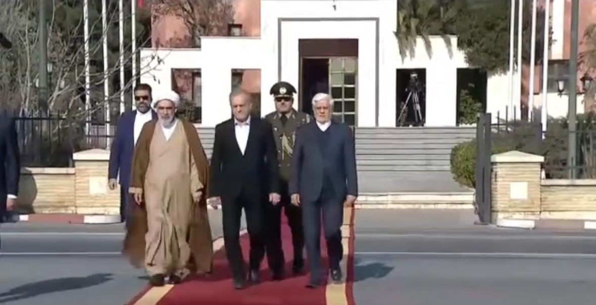 İran liderinin arxasında dayanan şəxs kimdir? - FOTOLAR