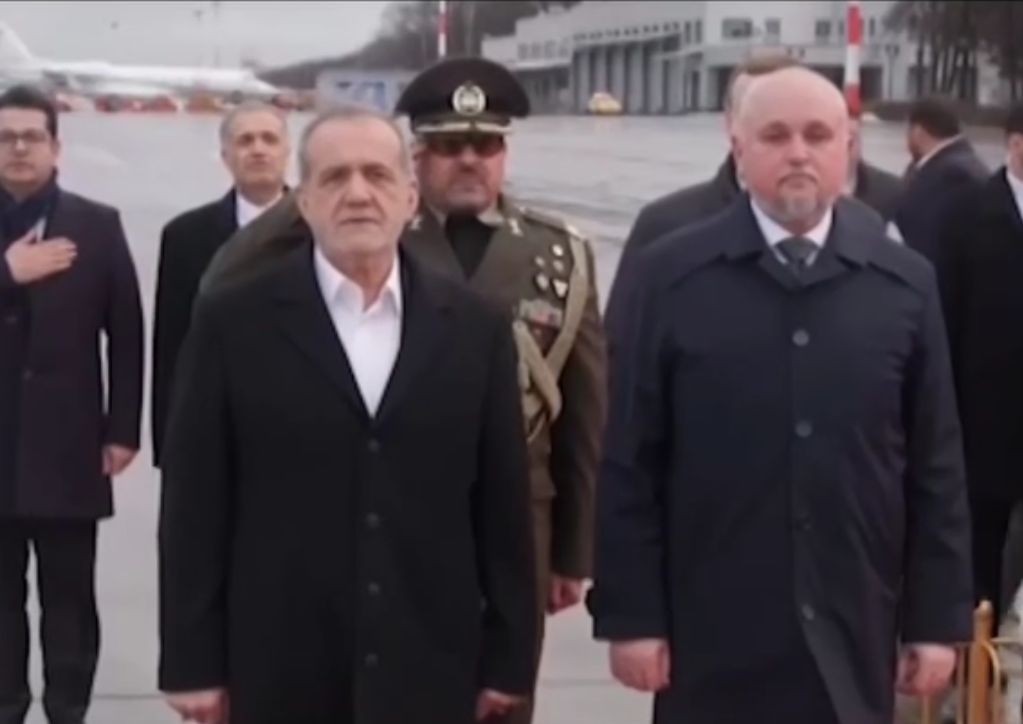 İran liderinin arxasında dayanan şəxs kimdir? - FOTOLAR