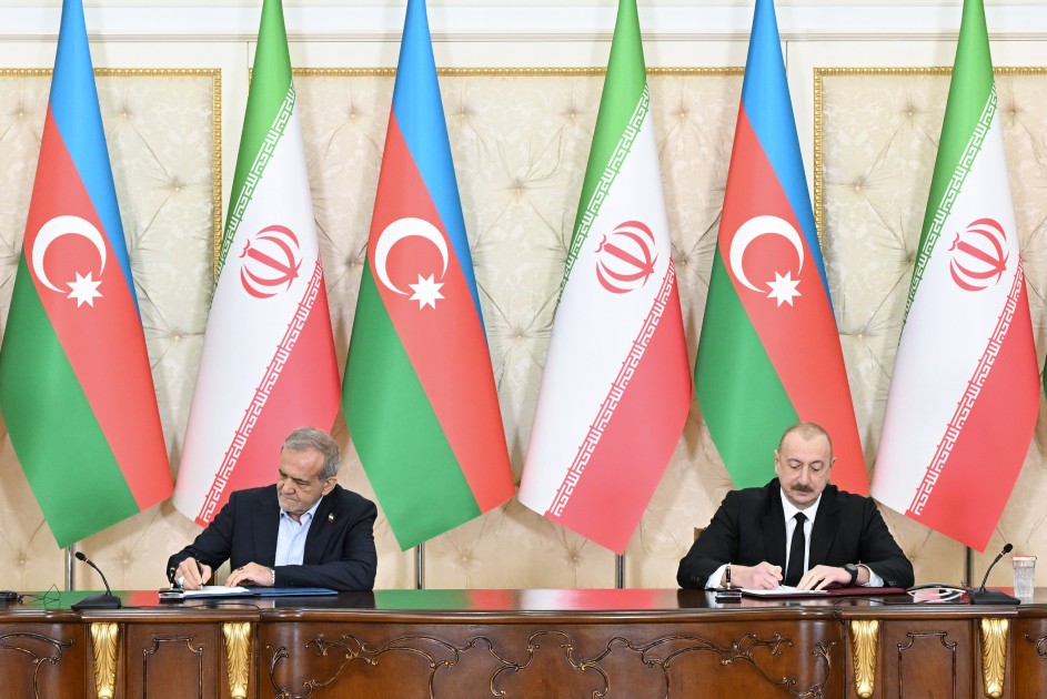İlham Əliyevlə Pezeşkian Birgə Bəyanat imzaladılar - FOTOLAR