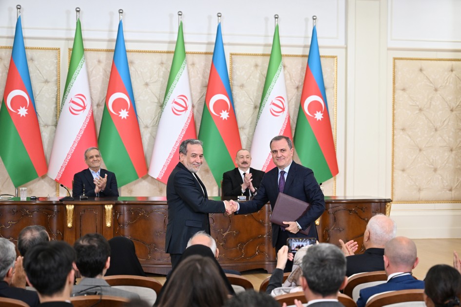 İlham Əliyevlə Pezeşkian Birgə Bəyanat imzaladılar - FOTOLAR
