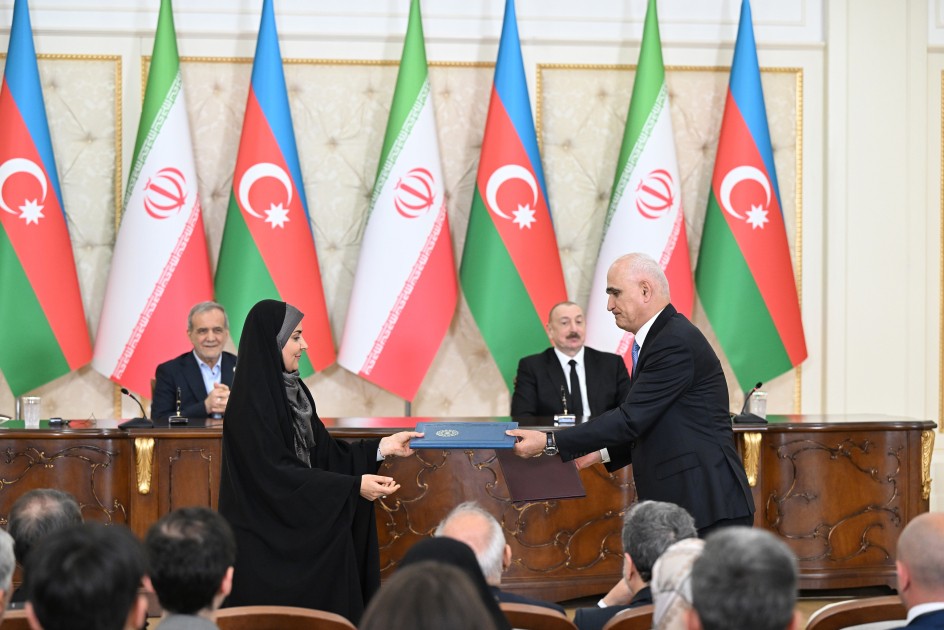 İlham Əliyevlə Pezeşkian Birgə Bəyanat imzaladılar - FOTOLAR