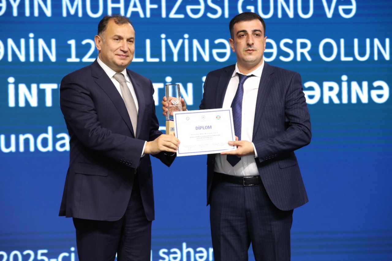 “Rəqəmsallaşma və süni intellektin iş yerlərinə təsiri” mövzusunda konfrans keçirilib - FOTOLAR