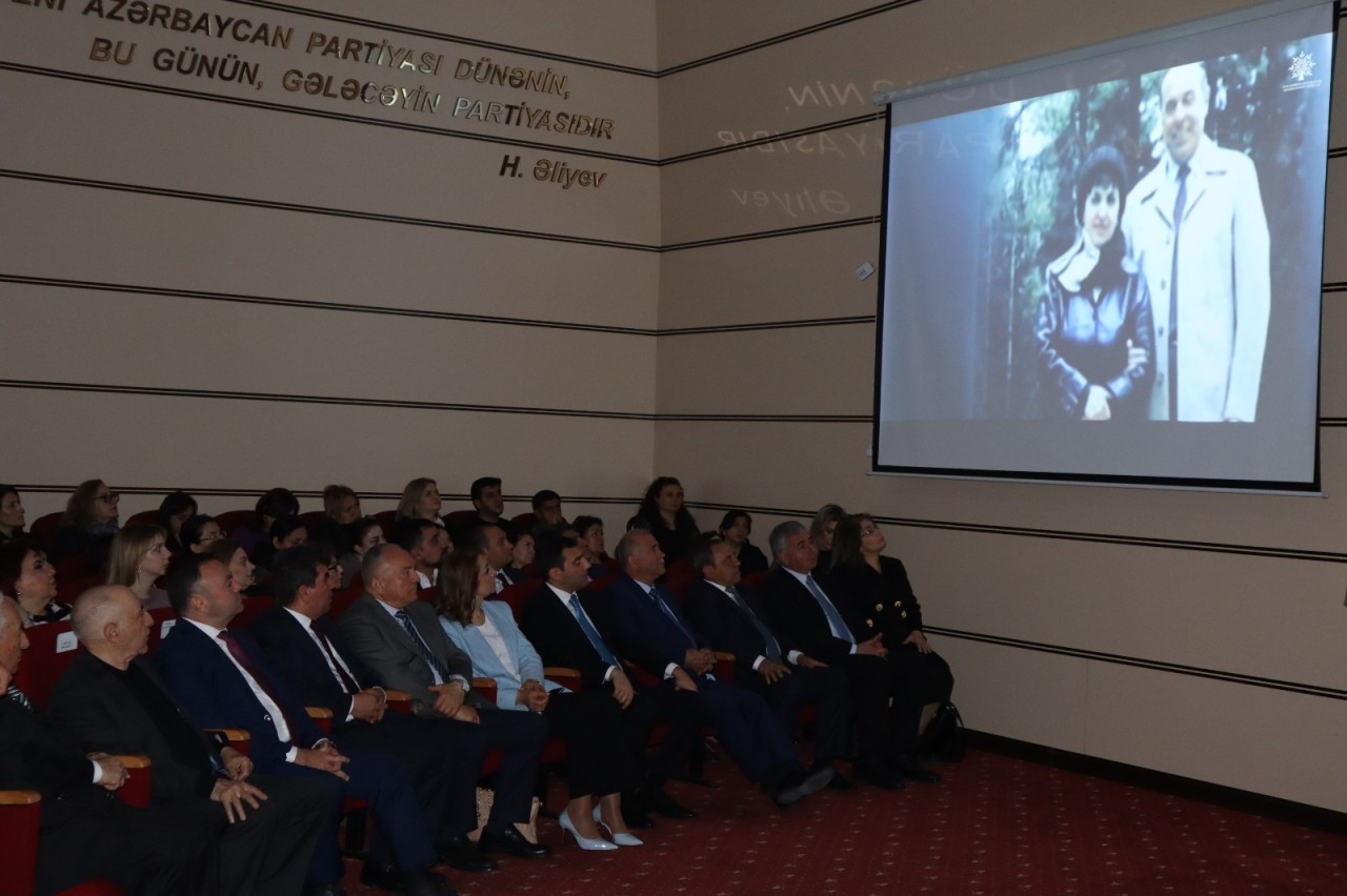 YAP Yasamal rayon təşkilatı Zərifə Əliyevaya həsr olunmuş tədbir keçirdi - FOTOLAR