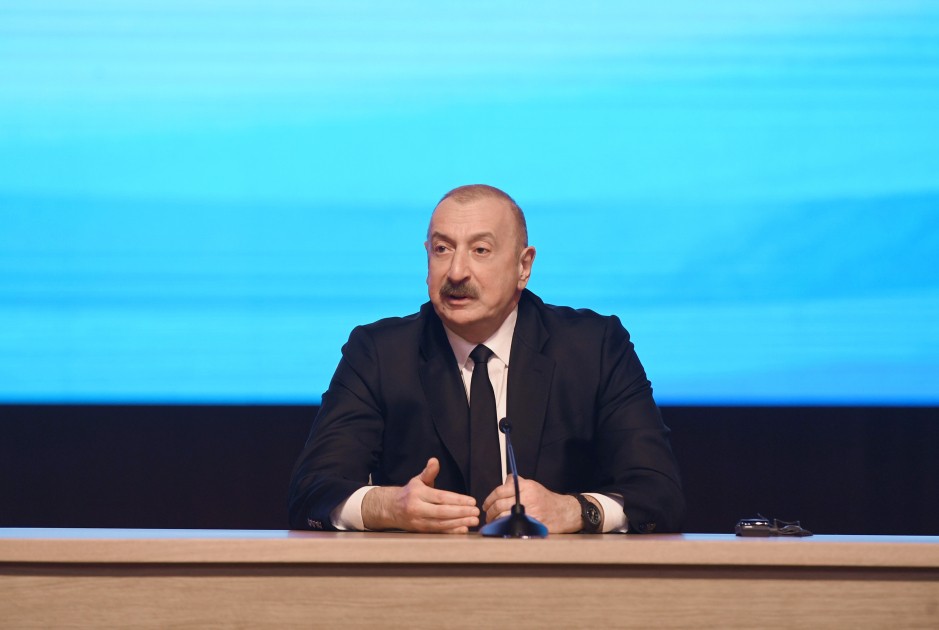 Bakıda Azərbaycan-İran biznes forumu keçirildi - YENİLƏNİB (FOTOLAR)