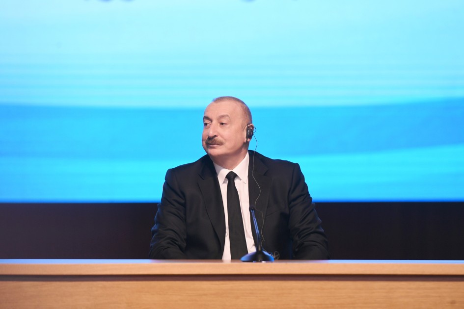 Bakıda Azərbaycan-İran biznes forumu keçirildi - YENİLƏNİB (FOTOLAR)