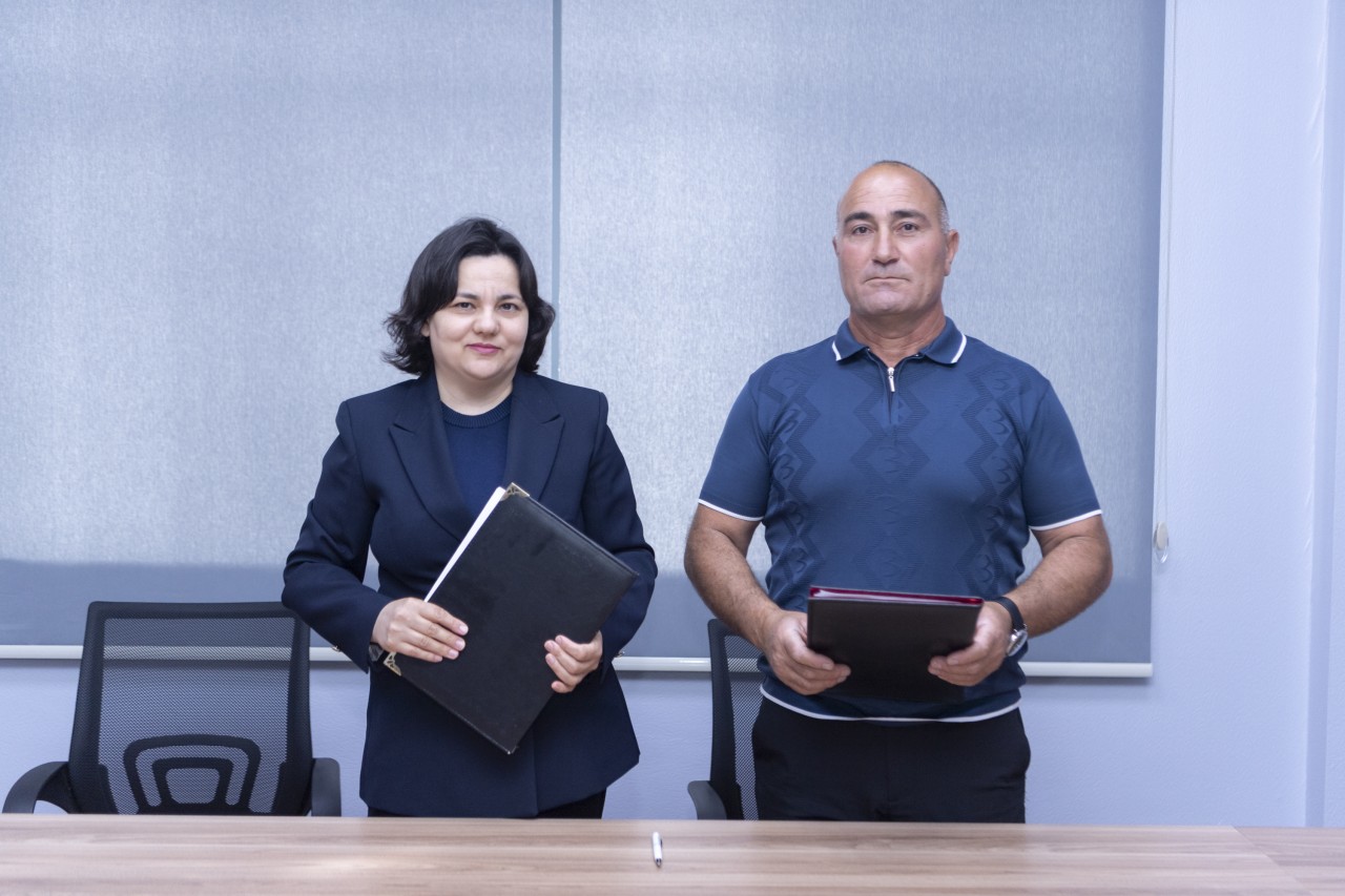Ağalıda torpağın əkin məqsədli istifadəsinə dair icarə müqavilələrinin imzalanmasına başlanılıb - FOTOLAR