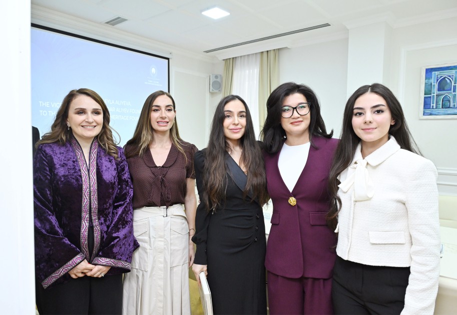 Leyla və Arzu Əliyeva Türk Mədəniyyəti və İrsi Fondunu ziyarət ediblər - FOTOLAR