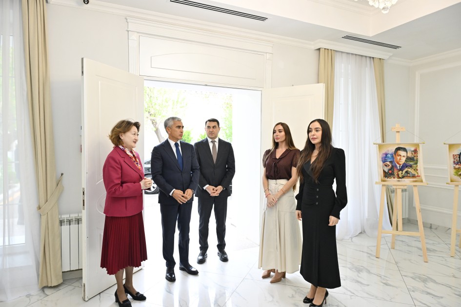 Leyla və Arzu Əliyeva Türk Mədəniyyəti və İrsi Fondunu ziyarət ediblər - FOTOLAR
