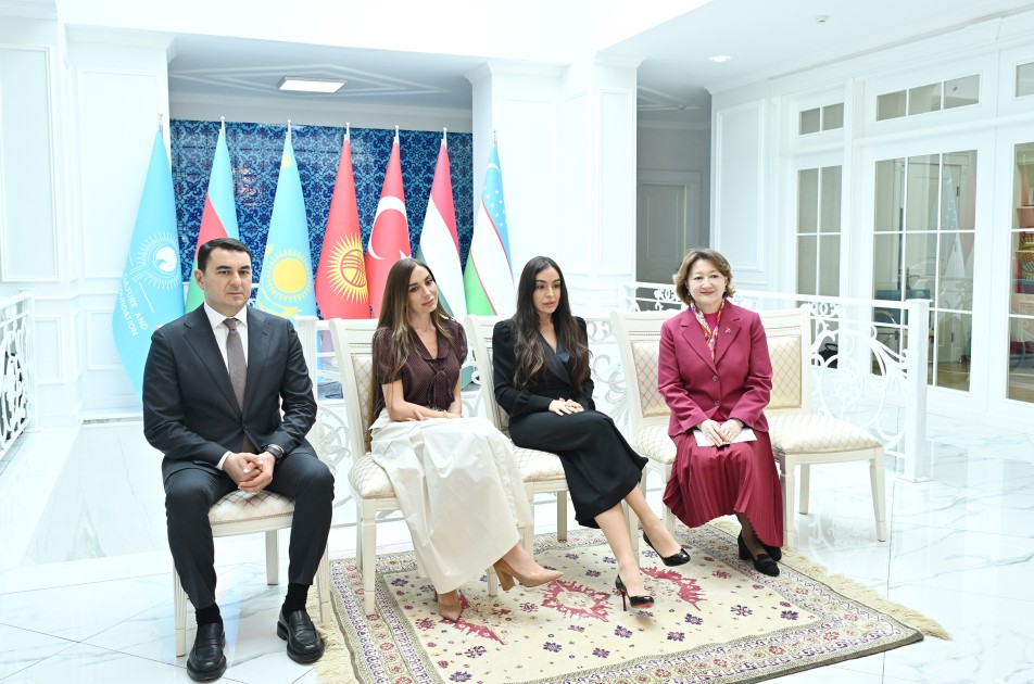 Leyla və Arzu Əliyeva Türk Mədəniyyəti və İrsi Fondunu ziyarət ediblər - FOTOLAR
