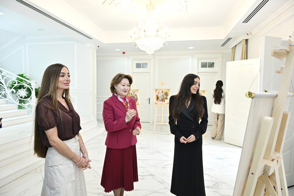 Leyla və Arzu Əliyeva Türk Mədəniyyəti və İrsi Fondunu ziyarət ediblər - FOTOLAR
