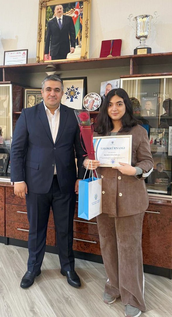 YAP Nizami rayon təşkilatında 300 bal toplayan abituriyentlərlə görüş oldu - FOTOLAR