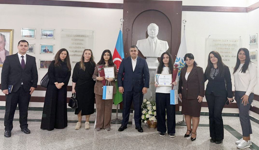 YAP Nizami rayon təşkilatında 300 bal toplayan abituriyentlərlə görüş oldu - FOTOLAR