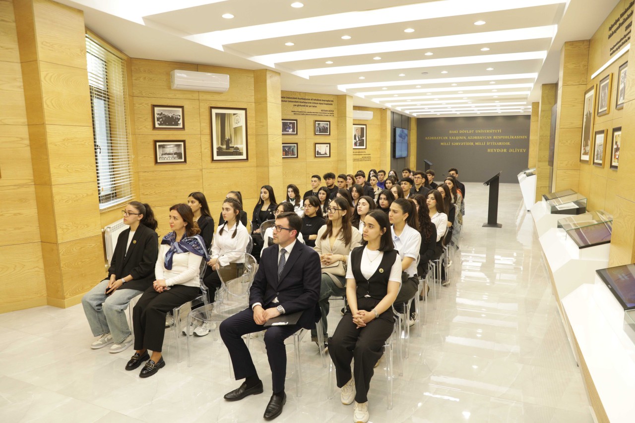 YAP Yasamal rayon təşkilatının sədri görüş keçirdi - FOTO