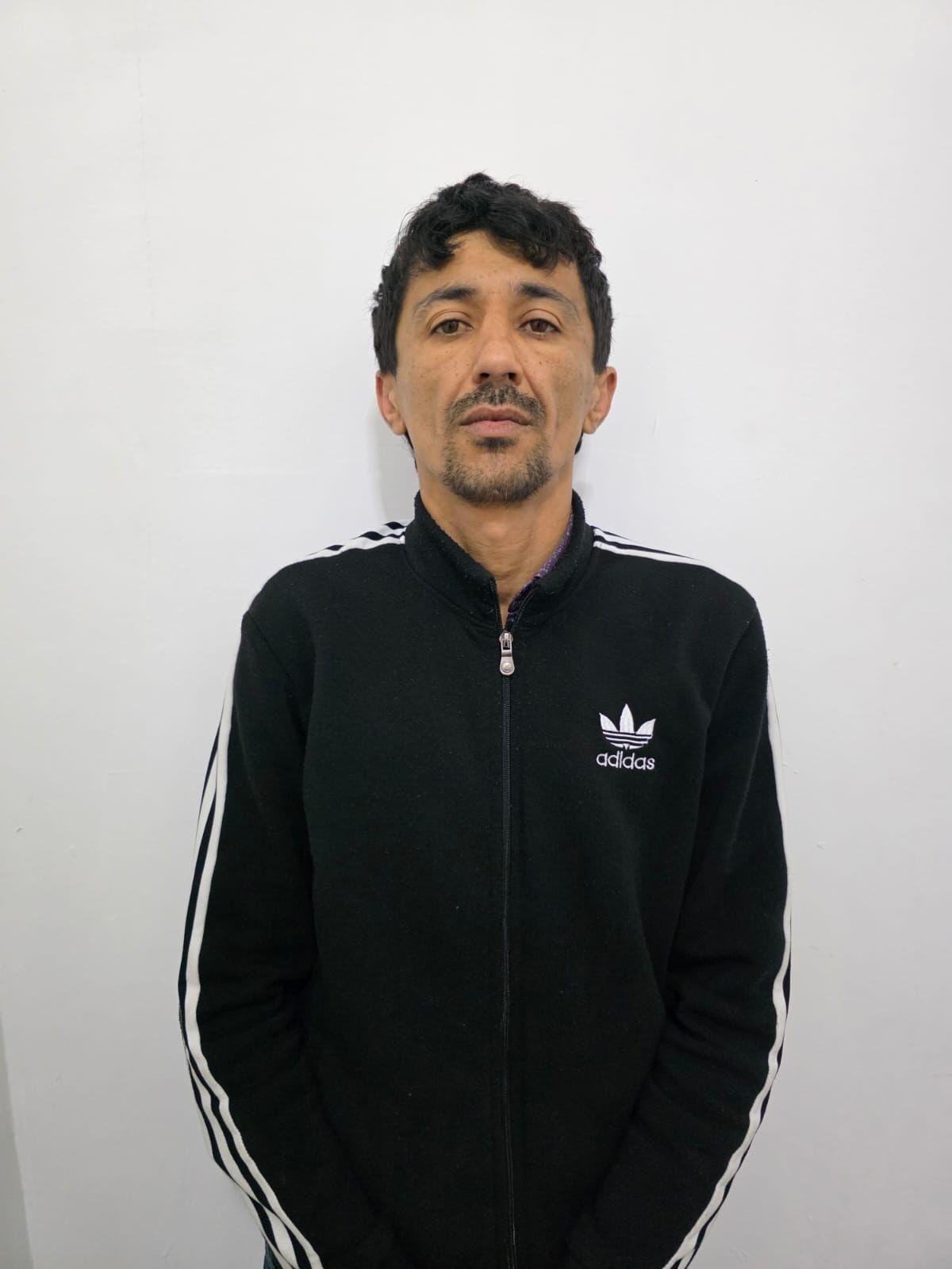 “20 Yanvar”da özünü qəsdən maşınların altına atan şəxs saxlanıldı - FOTO