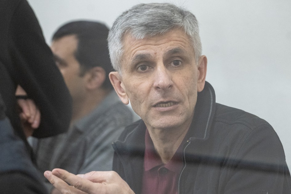 Əsgərlərimizin üzərinə benzin töküb onları diri-diri yandırıblar - MƏHKƏMƏ (FOTOLAR)