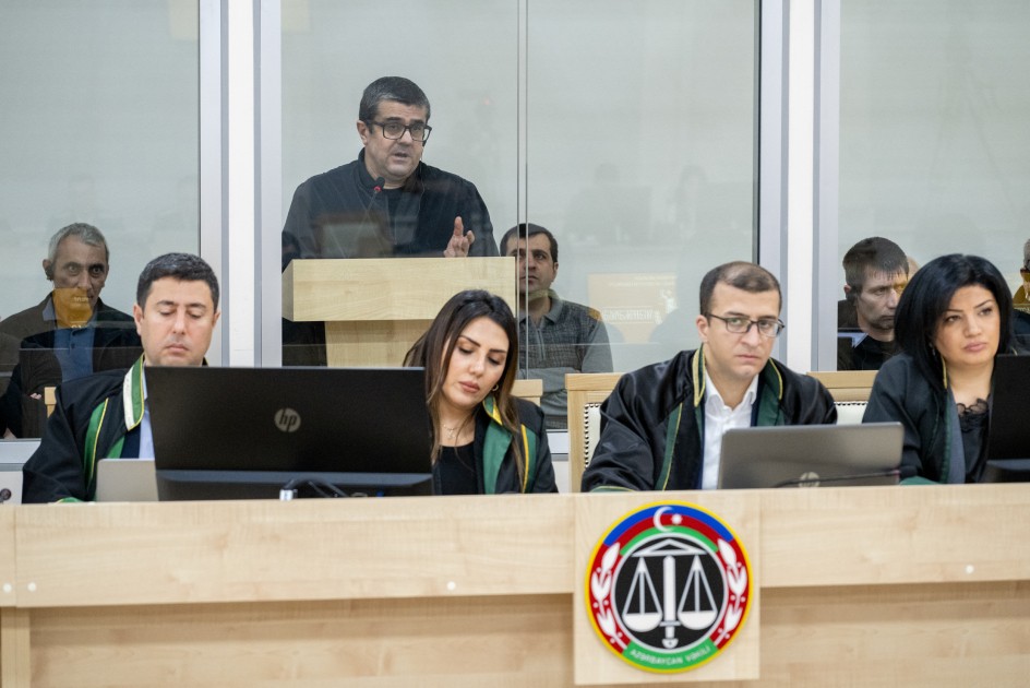 Əsgərlərimizin üzərinə benzin töküb onları diri-diri yandırıblar - MƏHKƏMƏ (FOTOLAR)